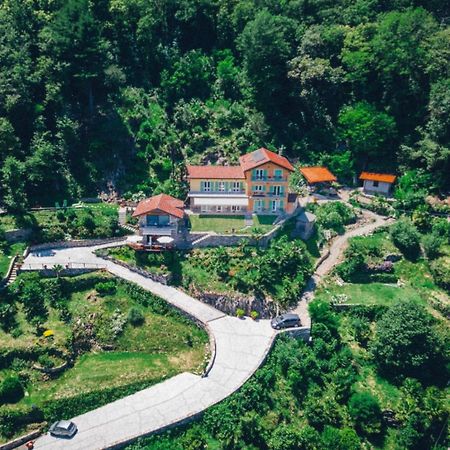 B&B Lago Maggiore กันโนบีโอ ภายนอก รูปภาพ